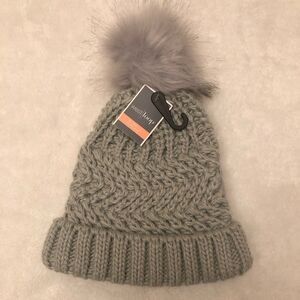 West Loop Women’s Gray Knitted Pom Pom Beanie